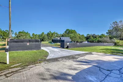 4123 Hidden Lakes Drive, Mims, FL 32754 - Photo 5