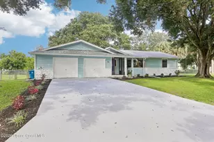 982 Nixon Cir NE, Palm Bay, FL 32907 - Photo 1