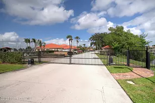 14 Marina Isles Blvd, Indian Harbour Beach, FL 32937 - Photo 7
