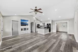 697 Hamm St NW, Palm Bay, FL 32907 - Photo 3