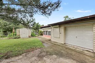 1601 Norman Dr, Melbourne, FL 32901 - Photo 23