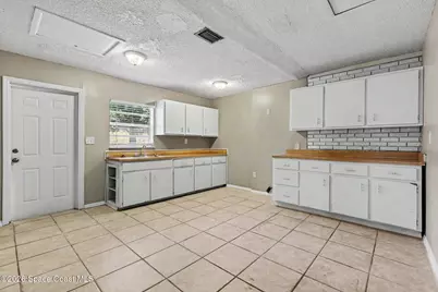 2419 Lakeview Drive, Melbourne, FL 32935 - Photo 29