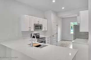 556 Plumbago Rd NW, Palm Bay, FL 32907 - Photo 7