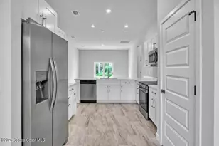 556 Plumbago Rd NW, Palm Bay, FL 32907 - Photo 5
