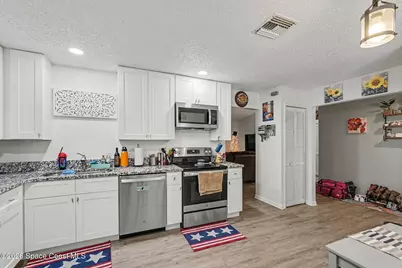 842 Glendale Avenue NW, Palm Bay, FL 32907 - Photo 3