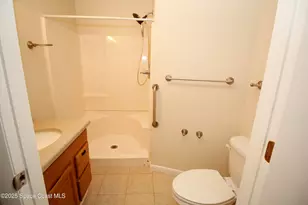 1010 Venetian Dr, Melbourne, FL 32904 - Photo 3