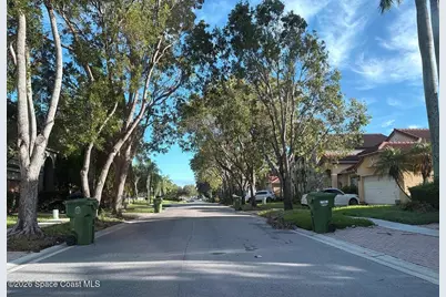 1060 NW 184th Terrace, Pembroke Pines, FL 33029 - Photo 3