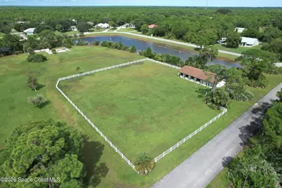 4572 Hunters Run Circle, Grant-Valkaria, FL 32949 - Photo 31