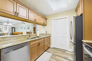 18 Plantation Dr, Vero Beach, FL 32966 - Photo 5