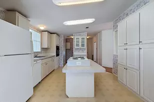 646 Periwinkle Cir, Barefoot Bay, FL 32976 - Photo 5