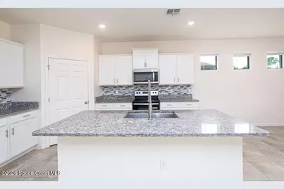 629 Old Country Rd SE, Palm Bay, FL 32909 - Photo 9