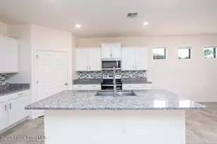629 Old Country Rd S E, Palm Bay, FL 32909 - Photo 9