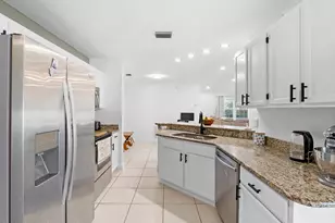 585 Boxthorn Ave NW, Palm Bay, FL 32907 - Photo 15