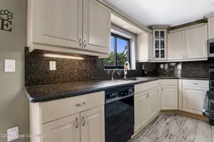 561 Auburn Way, Davie, FL 33325 - Photo 17