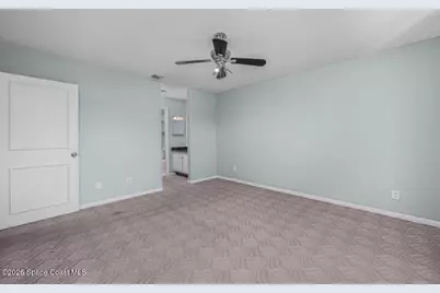 533 S Lakes End Drive #E2, Fort Pierce, FL 34982 - Photo 9