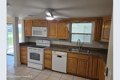 2216 Lakeview Drive, Melbourne, FL 32935 - Photo 7