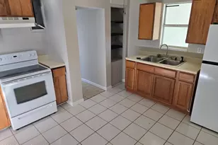 2216 Lakeview Dr, Melbourne, FL 32935 - Photo 25