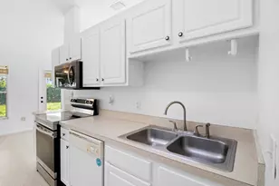 1381 Olde Bailey Ln, West Melbourne, FL 32904 - Photo 13