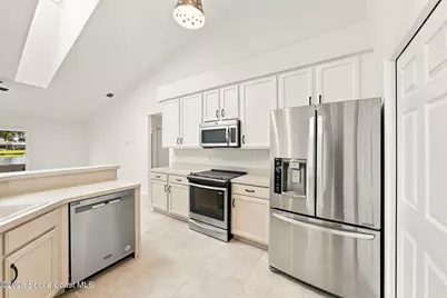 423 Vizcaya Court, Melbourne, FL 32940 - Photo 5