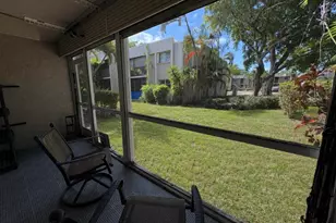 8521 S Old Country Manor, Davie, FL 33328 - Photo 11