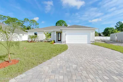 751 S Fischer Circle, Sebastian, FL 32958 - Photo 1