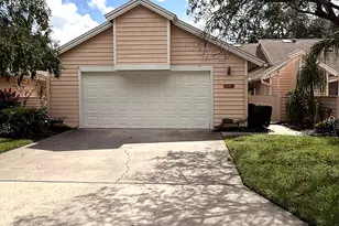 919 Ridge Lake Dr, Melbourne, FL 32940 - Photo 1