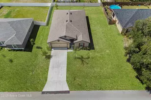 450 Oldenberg St SW, Palm Bay, FL 32908 - Photo 1