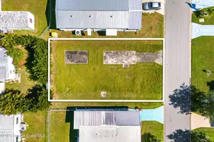 944 Thrush Cir, Barefoot Bay, FL 32976 - Photo 1