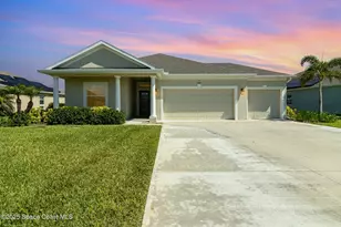 8331 Laguna Cir, Micco, FL 32976 - Photo 1
