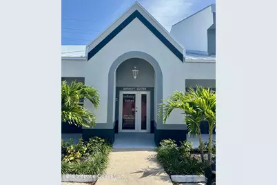 333 17 Street #D-10, Vero Beach, FL 32960 - Photo 1