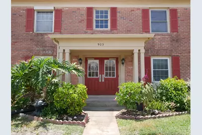 923 S Colonial Court #D, Indian Harbour Beach, FL 32937 - Photo 1