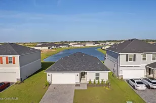 527 Glaspell Cir SE, Palm Bay, FL 32909 - Photo 1