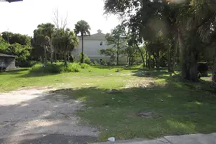 928 S De Leon Ave S, Titusville, FL 32780 - Photo 1