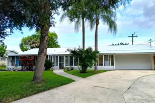 610 Buttonwood Dr, Merritt Island, FL 32953 - Photo 1