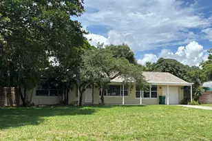 672 Indian River Dr, Melbourne, FL 32935 - Photo 1