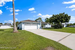 701 Dinner St NE, Palm Bay, FL 32907 - Photo 1