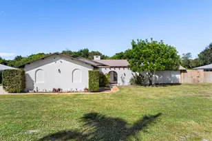724 Puesta Del Sol Plaza, Indialantic, FL 32903 - Photo 1