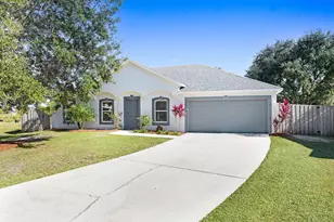 565 White Cap Ct NW, Palm Bay, FL 32907 - Photo 1