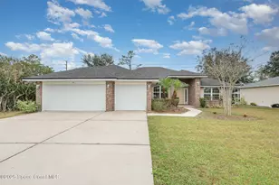 49 Pine Cir Dr, Palm Coast, FL 32164 - Photo 1