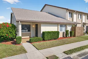 2250 Golf Isle Dr, Melbourne, FL 32935 - Photo 1