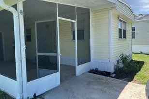 1065 Moonlight Ct NE, Palm Bay, FL 32907 - Photo 1