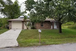 1081 Ivanhoe St NW, Melbourne, FL 32907 - Photo 1