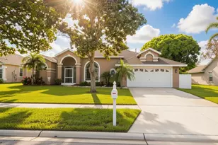 306 Lake Victoria Cir, Melbourne, FL 32940 - Photo 1