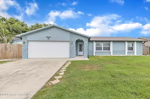 233 Cinnamon Lake Cir, Melbourne, FL 32901 - Photo 1