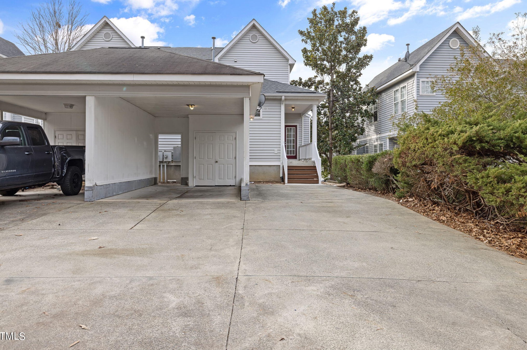 7032 Jeffreys Creek Ln, Raleigh NC  27616-5551 exterior