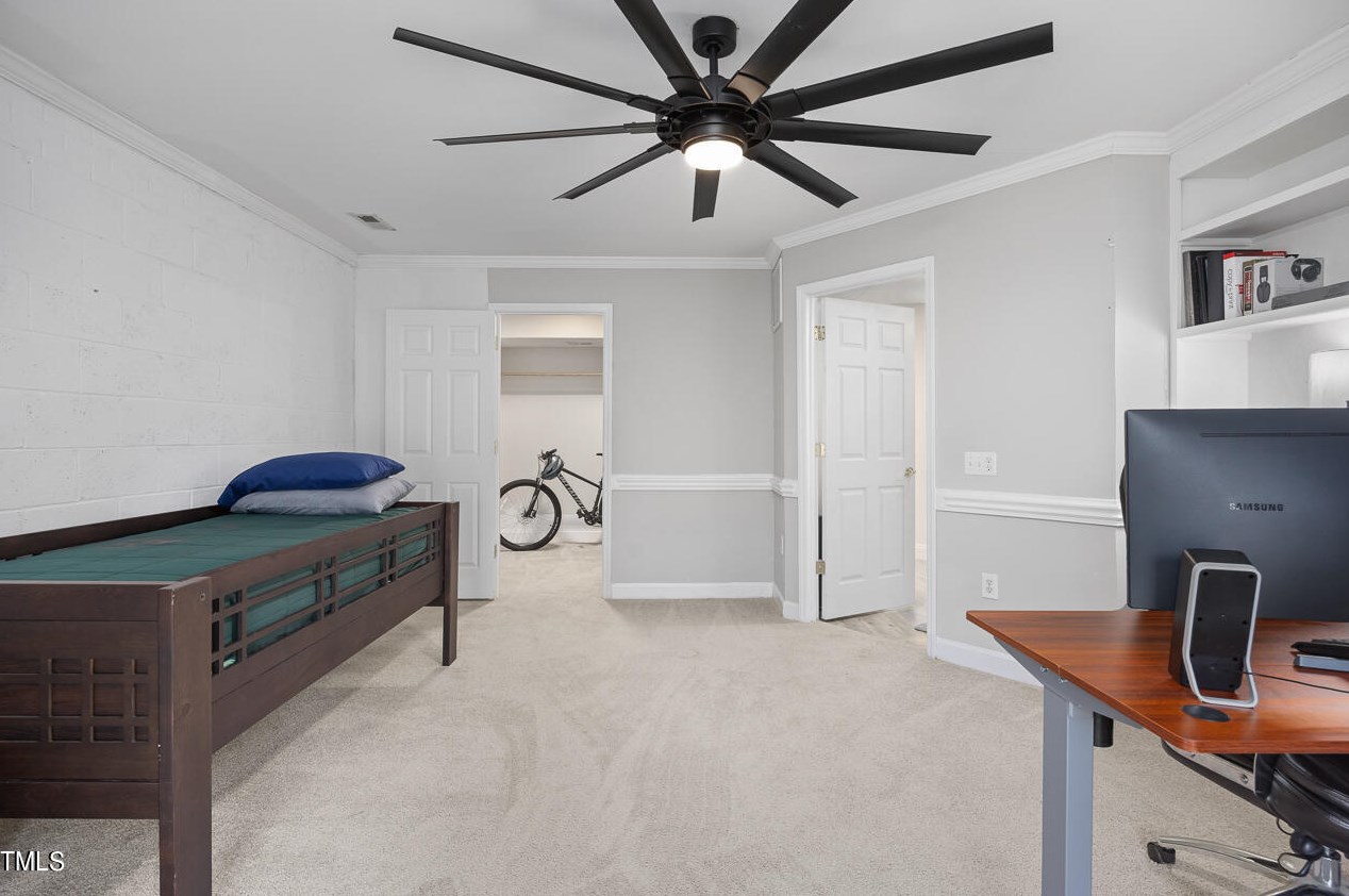 5919 Dixon Dr, Raleigh NC  27609-3639 exterior
