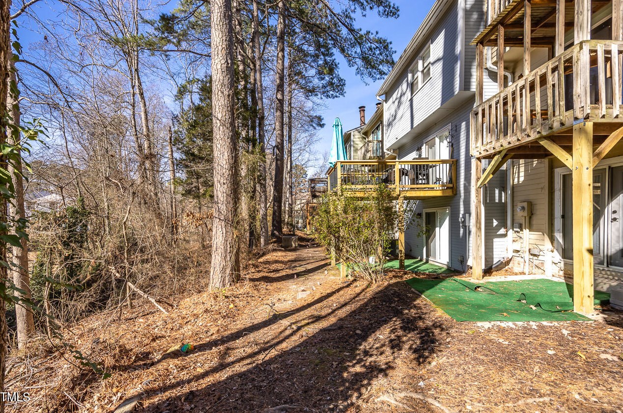 5919 Dixon Dr, Raleigh NC  27609-3639 exterior