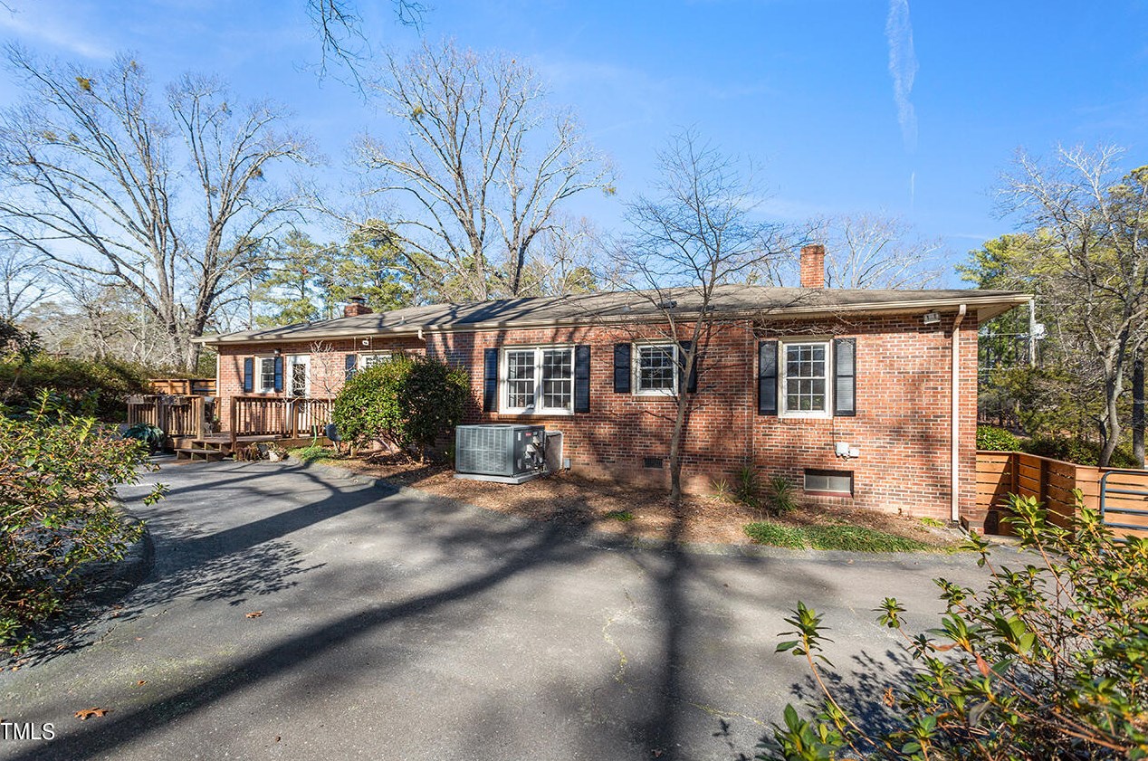 304 Glenola St, Fayetteville NC  28311-3262 exterior