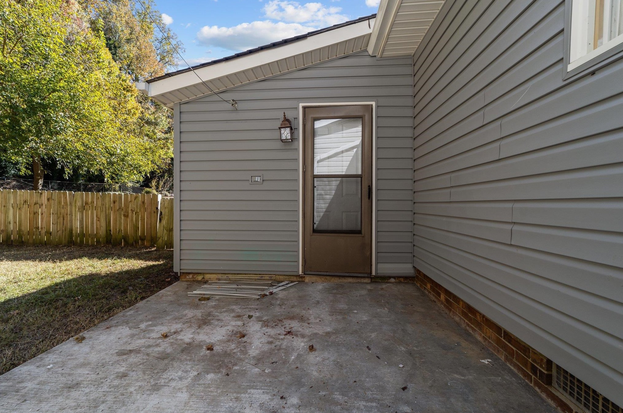 837 Dogwood Cir, High Point NC  27260-2522 exterior