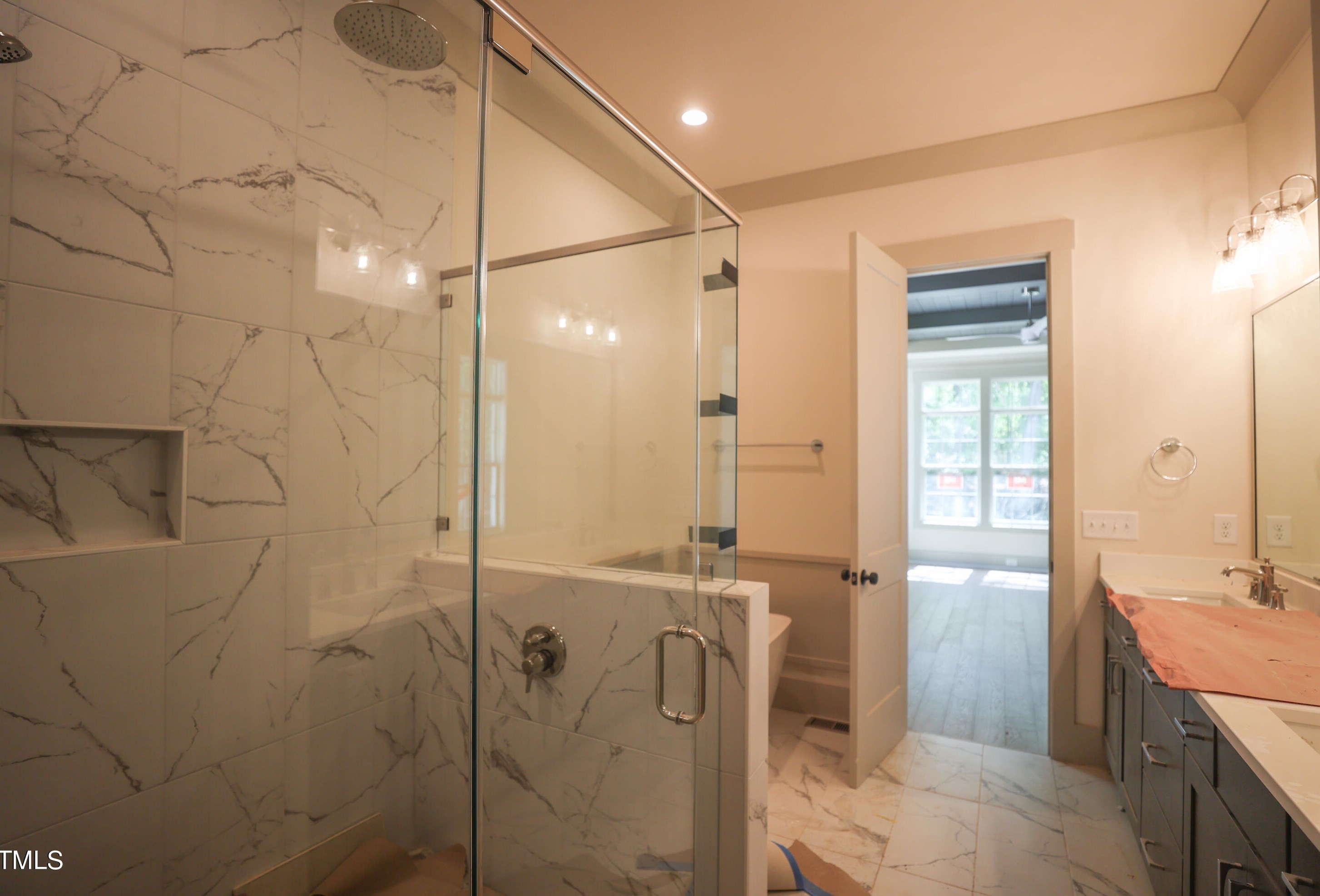 252 Lk Dr, Cary NC 27513-3103 exterior